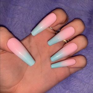 BUY ONE GET ONE FREE❗️Pink Ombre PressOns💖💙